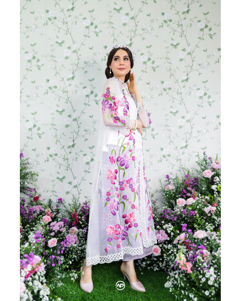 Kebaya Panjang Orchid Putih