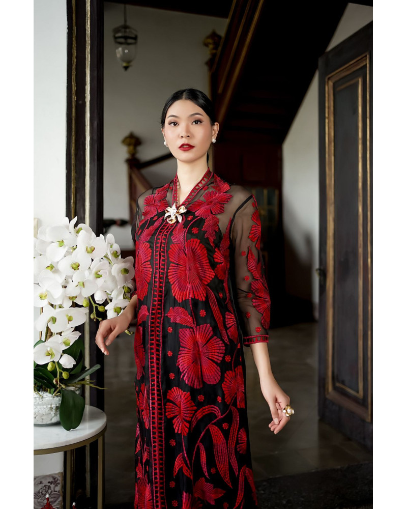 Kebaya Panjang Poppy Swarovsky Hitam - Size XL