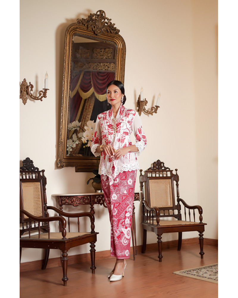 Kebaya Encim Wisteria Putih