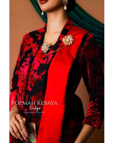 Kebaya Kutubaru Velvet by Roemah Kebaya Vielga