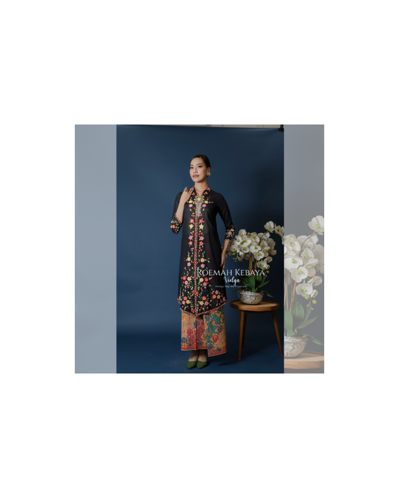 Kebaya Panjang Melati Sulam Hitam Size L