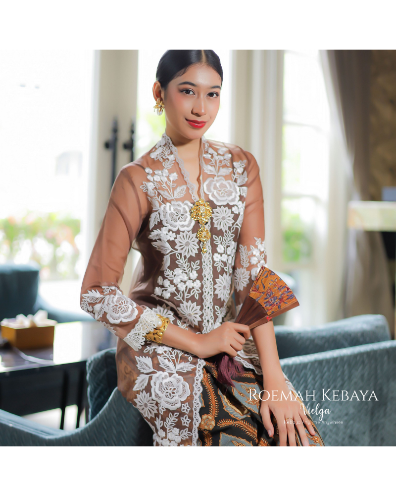 Kebaya Sunflower Panjang Cokelat