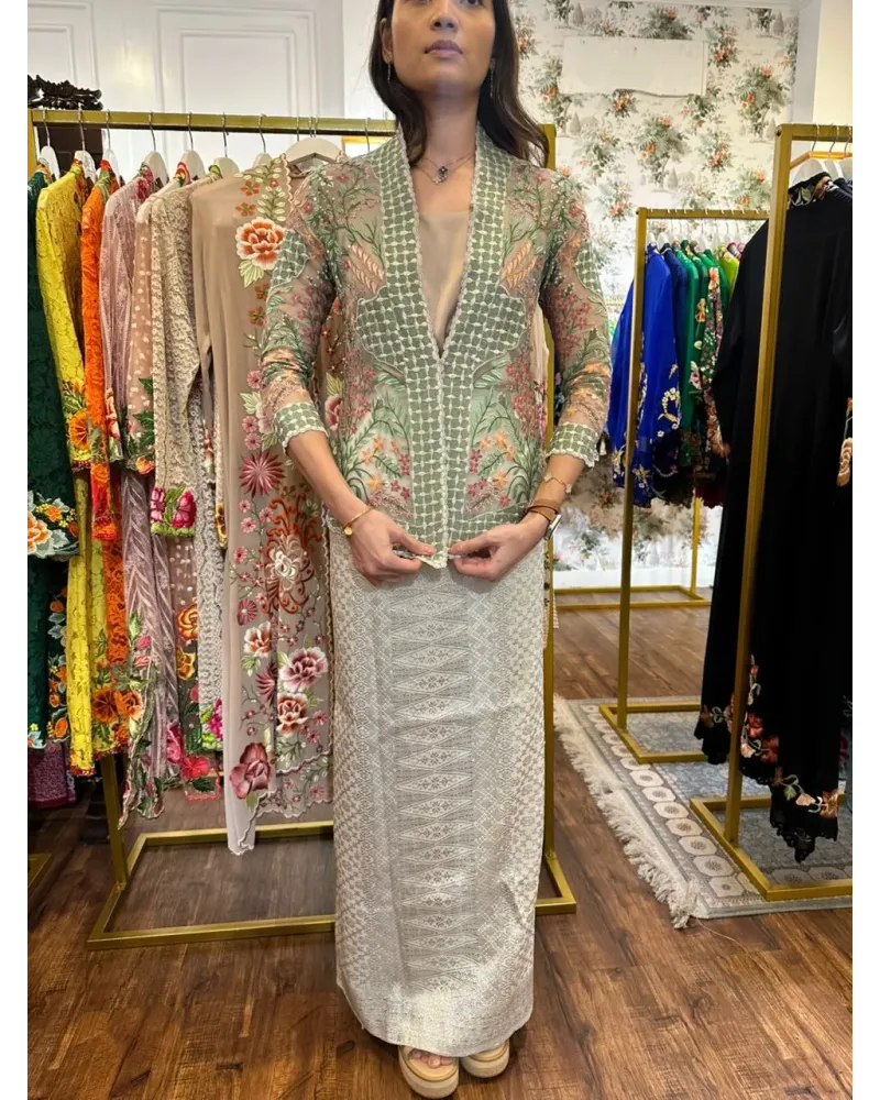 pesanan khusus Ibu Shazlin Zain (Kebaya)