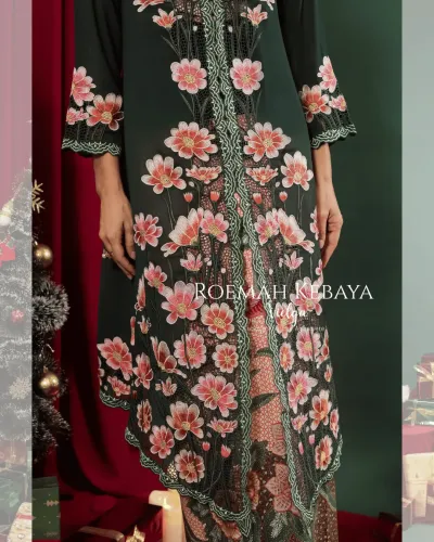 Kebaya Panjang Modern Motif Daisy Hijau Cantik dan Elegan