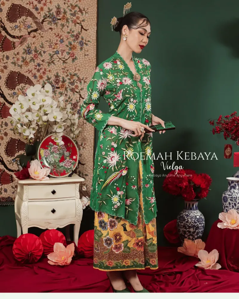 Kebaya Encim Panjang Motif Burung Peranakan Warna Hijau by Roemah Kebaya Vielga