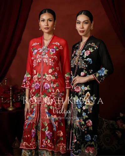 Kebaya Encim Panjang Motif Burung dan Kupu-Kupu