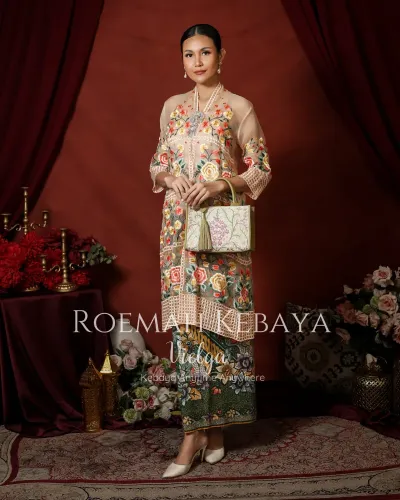 Kebaya Panjang Kawung Jasmine warna Peach