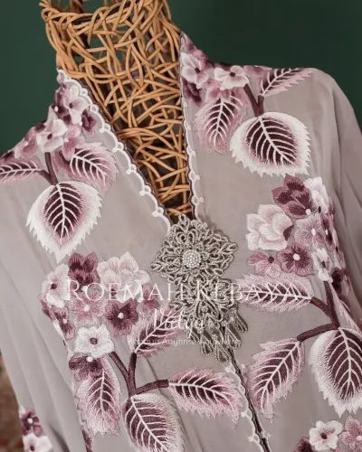 Kebaya Panjang Hidrangea