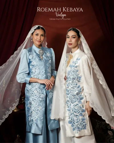 PRE ORDER One Set Raya Design Modern Motif Royal Roses Bloom Warna Putih Elegan (Harga Belum Termasuk Selendang)