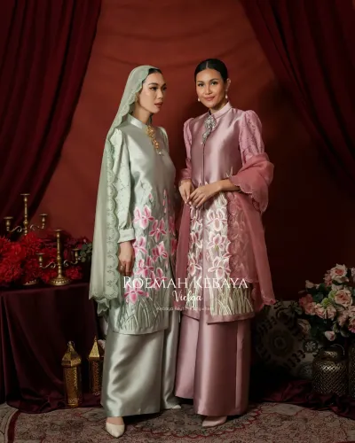 PRE ORDER One Set Raya Design Modern Motif Royal Orchid Bloom Warna Pink Dusty Elegan (Harga Belum Termasuk Selendang)