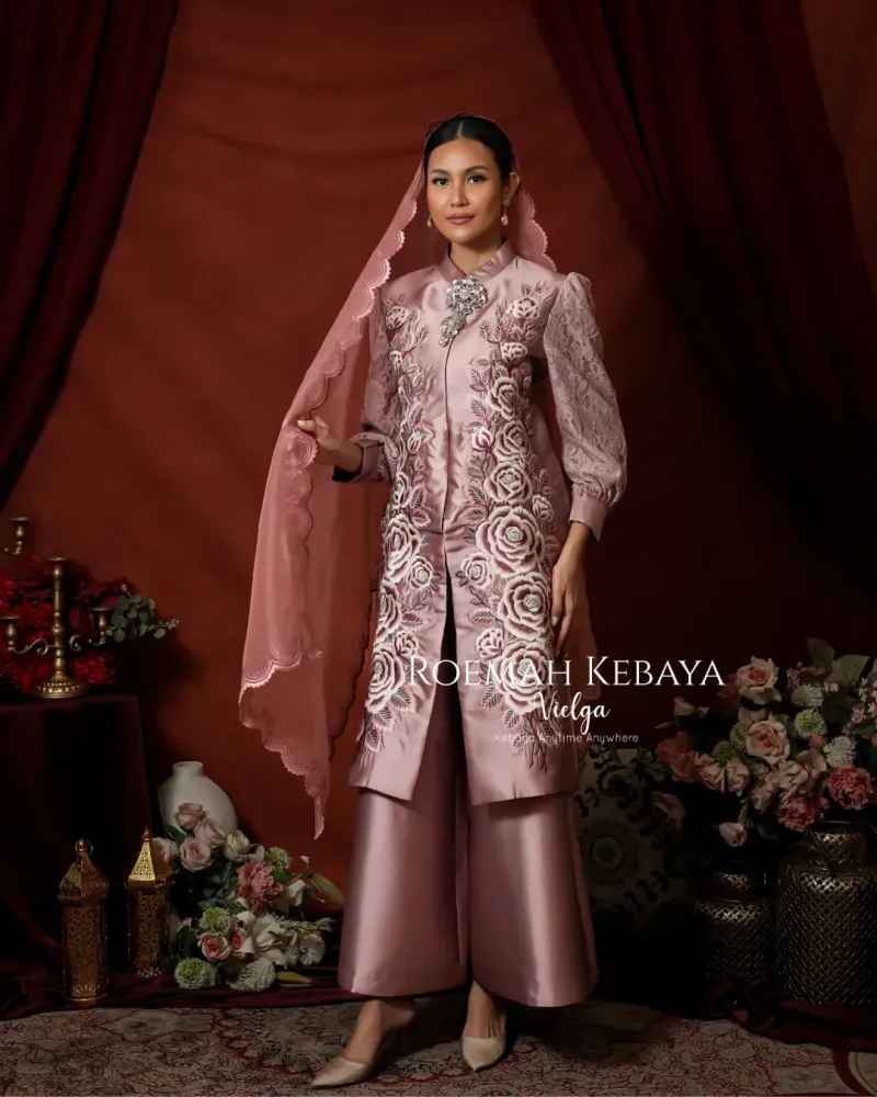 PRE ORDER One Set Raya Design Modern Motif Royal Roses Bloom Warna Pink Dusty Elegan (Harga Belum Termasuk Selendang)