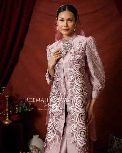 PRE ORDER One Set Raya Design Modern Motif Royal Roses Bloom Warna Pink Dusty Elegan (Harga Belum Termasuk Selendang)