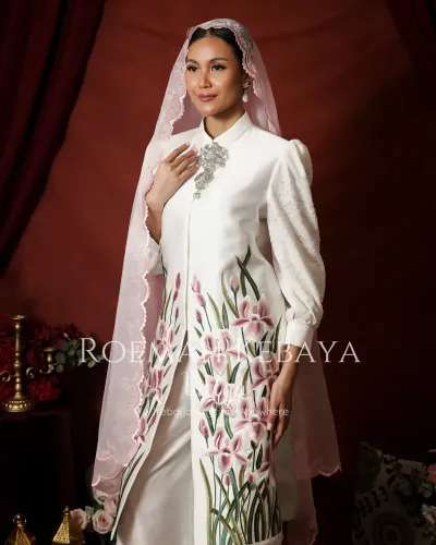 PRE ORDER One Set Raya  Lily baju Putih Elegan Berbahan Duchess Premium (Harga Belum Termasuk Selendang)