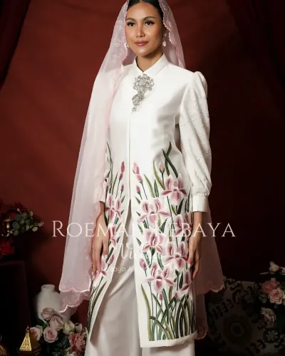 PRE ORDER One Set Raya  Lily baju Putih Elegan Berbahan Duchess Premium (Harga Belum Termasuk Selendang)