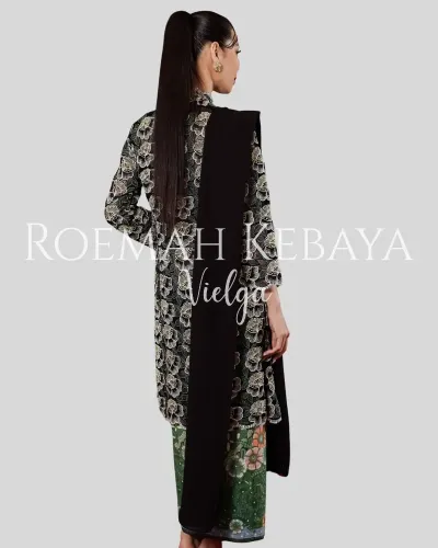 Long Kebaya With Bunga Lawasan Motif