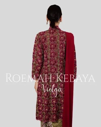 Long Kebaya With Bunga Lawasan Motif