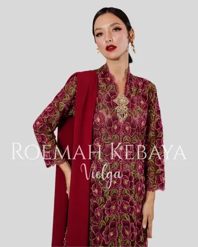 Long Kebaya With Bunga Lawasan Motif