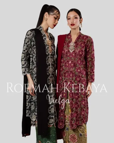 Kebaya Panjang Motif Bunga Lawasan