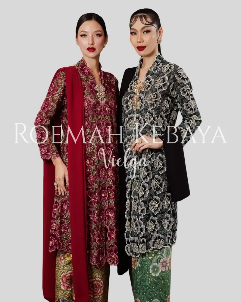 Long Kebaya With Bunga Lawasan Motif