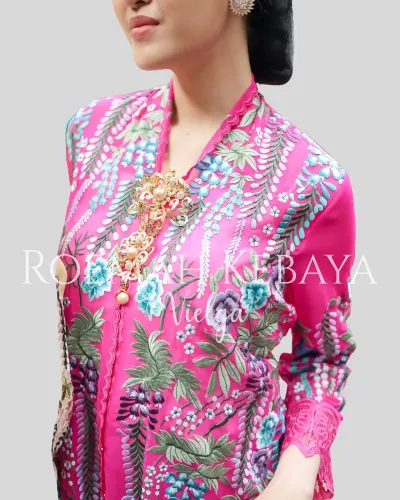 Kebaya Panjang Bordir Motif Bunga Wisteria