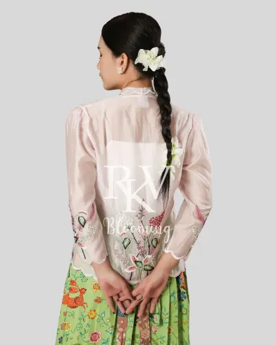 Embroidered Short Kebaya with Betel Flower Motif - Baby Pink