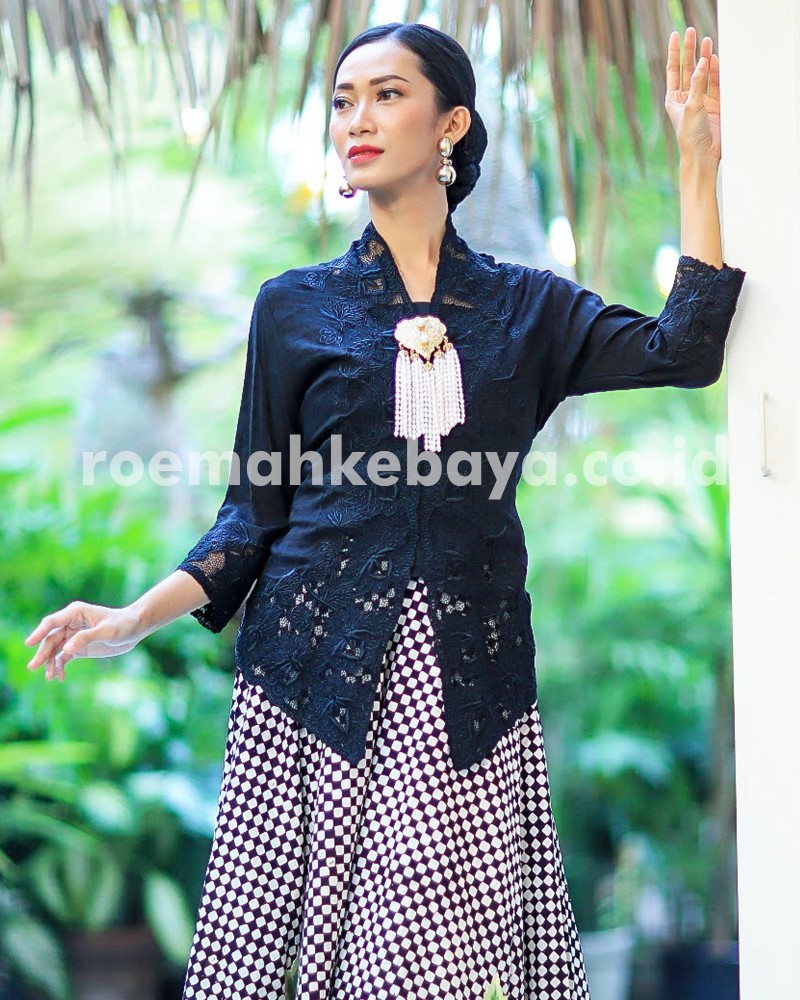  Kebaya  Classic Series Hitam 